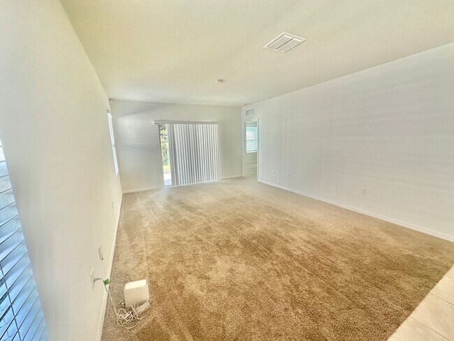 Building Photo - Deltona - 3 Bedroom, 2 Bathroom - $2,195.00