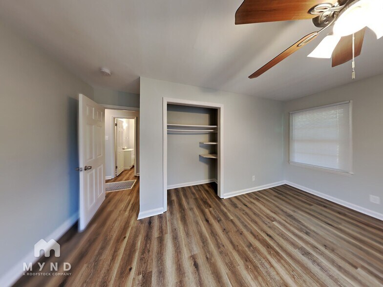 Building Photo - 1348 David Cir