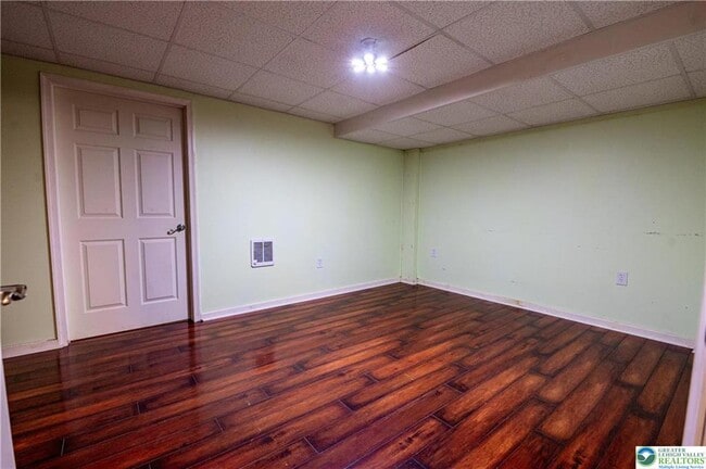 Building Photo - 337 E Kleinhans St