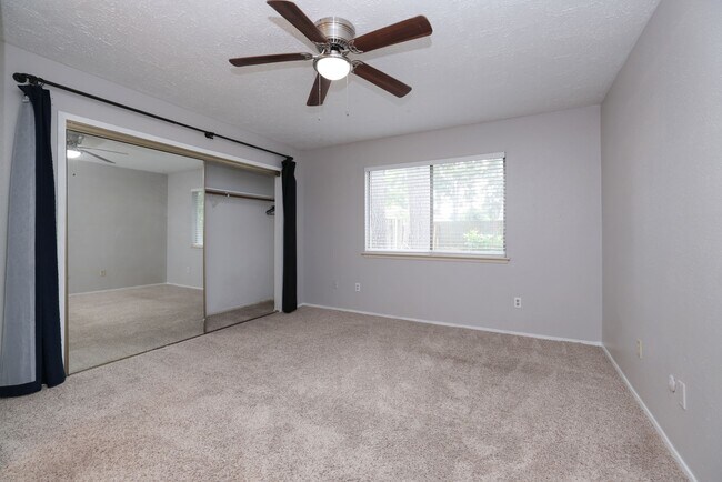 Building Photo - 4623 Whispering Rock Ln