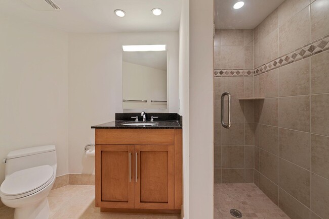 Building Photo - 3000 N Ocean Dr