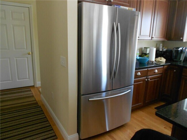 Building Photo - 509 Main St