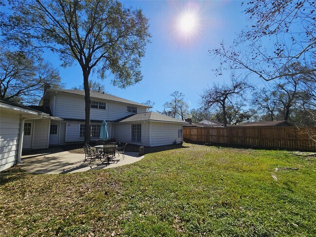 Building Photo - 347 Forest Lake Dr