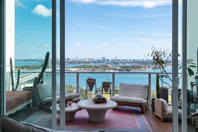 Building Photo - 1040 Biscayne Blvd