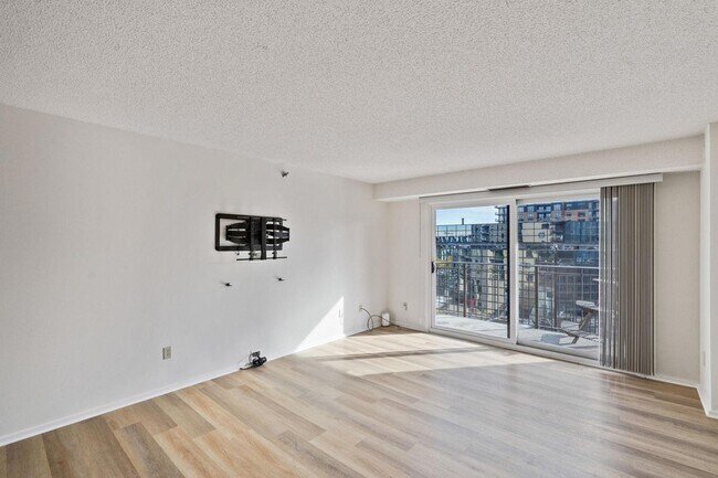 Building Photo - 121 Washington Ave S