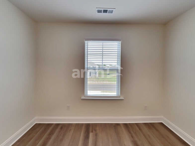 Building Photo - 5331 Trust Dr