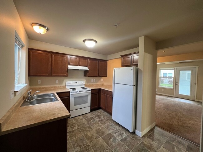 Building Photo - Shuksan Apartments - 2 Bed 1.5 Bath - Bellingham, WA
