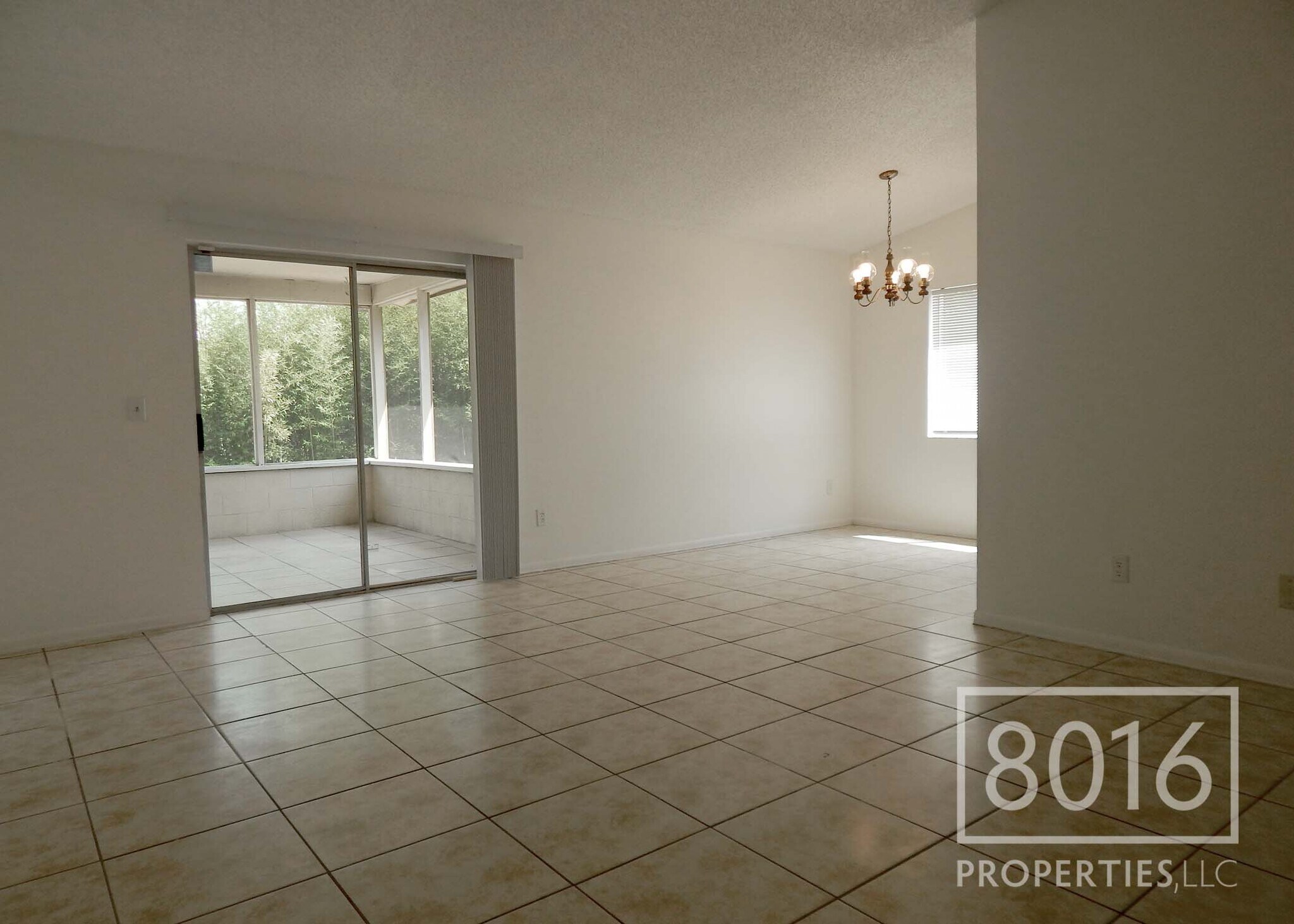 Building Photo - 4755 White Willow Ln