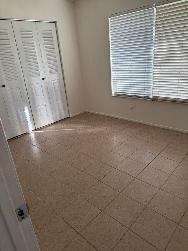 Building Photo - 10859 Wilderness Ct