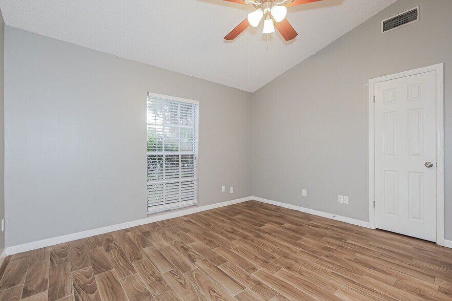 Building Photo - 9715 Little Pond Way