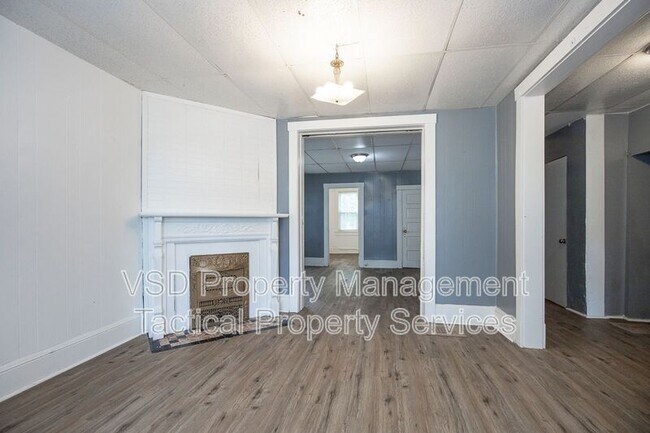 Building Photo - 1583 E 84th St