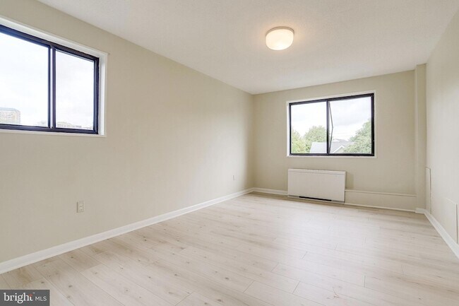 Building Photo - 3515 Washington Blvd