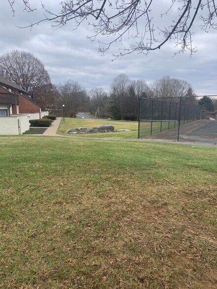 Building Photo - 640 Geneva Dr