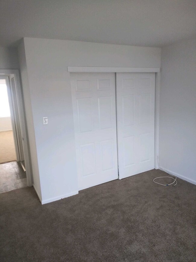 Building Photo - 44 Hopewell Ln Unit #B