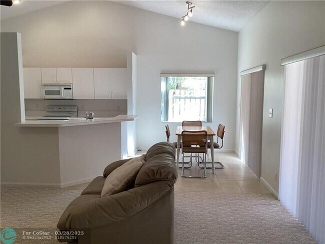 Building Photo - 3900 Riverside Way