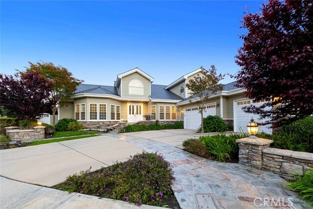 Building Photo - 12 San Remo