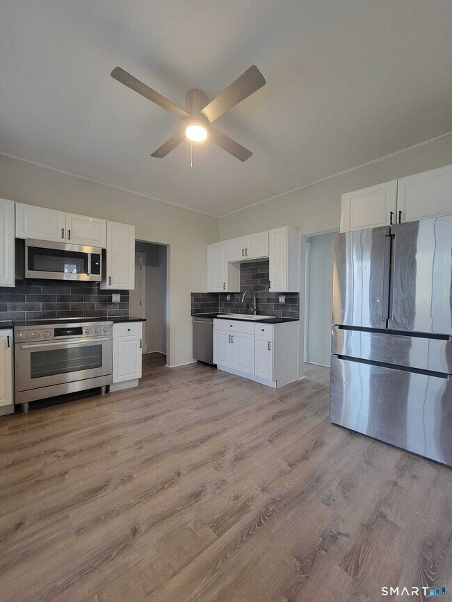 Building Photo - 126 Winthrop St