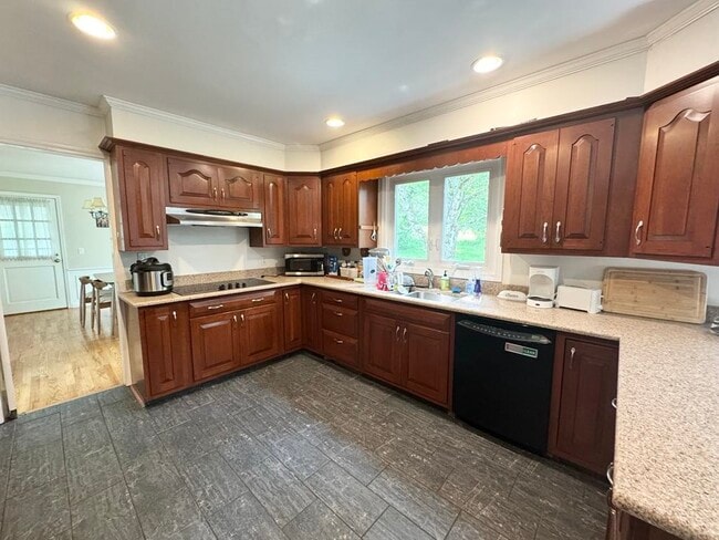 Building Photo - 3 Fernleigh Dr