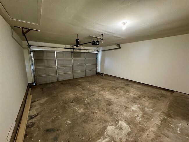 Building Photo - 11215 Slippery Elm Trail