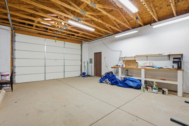 Building Photo - 20305 W Peak View Rd
