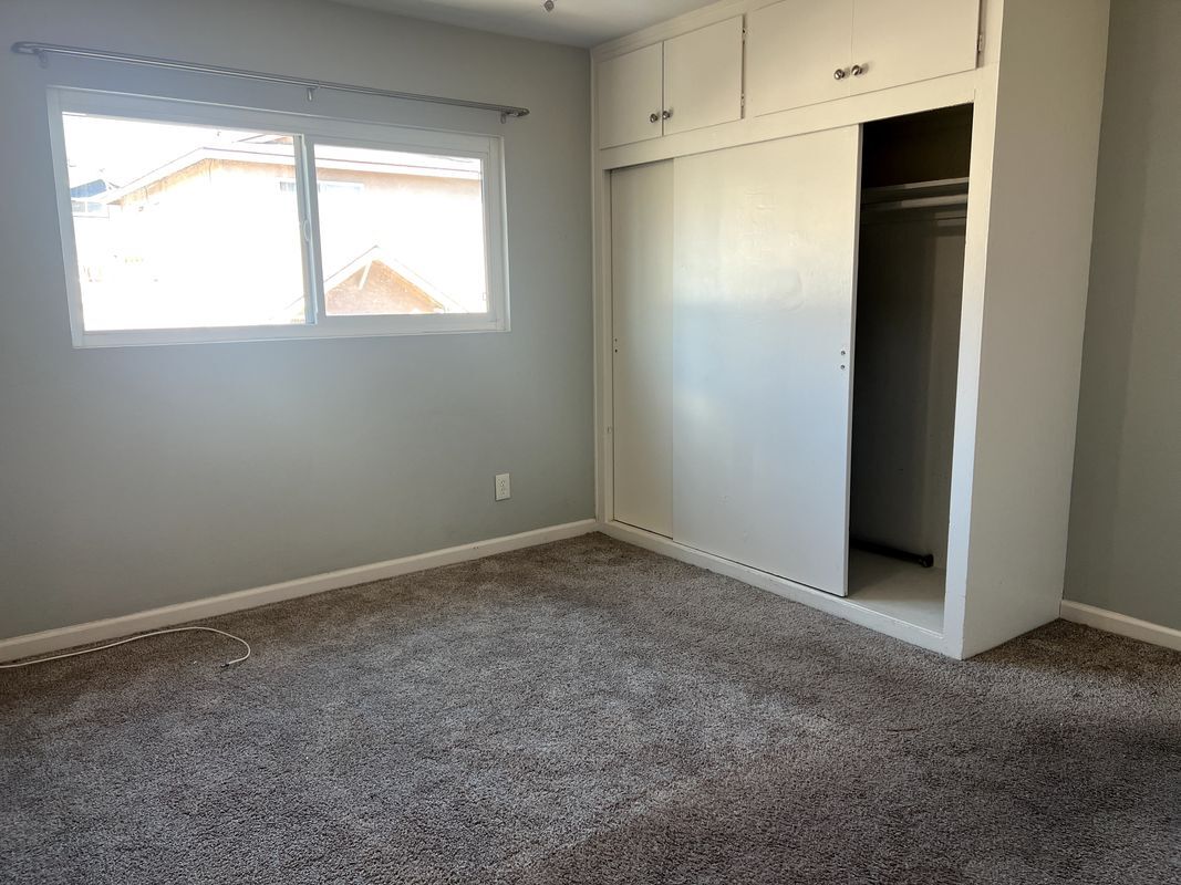 Building Photo - 2000 Carnegie Ln