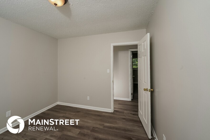 Building Photo - 5070 Rick Dr