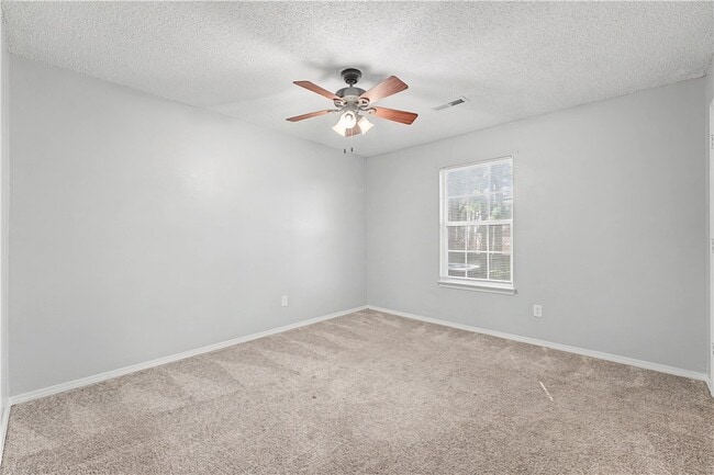 Building Photo - 3403 SW Victoria Pl