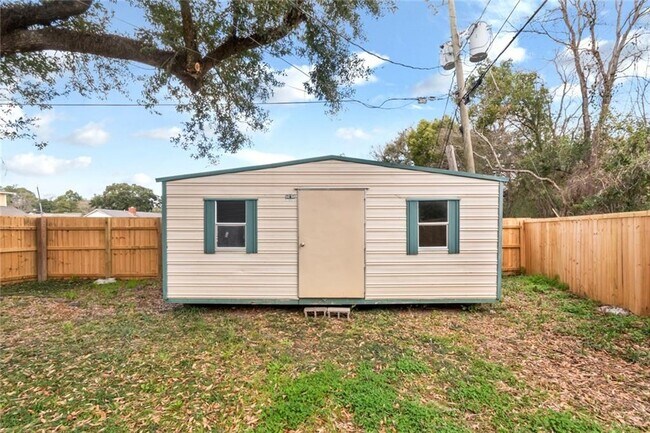 Building Photo - 112 Shell Rd Pl