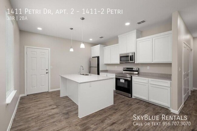 Building Photo - 1411 Petri Dr