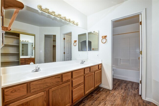 Building Photo - 4261 N Tonopah Dr
