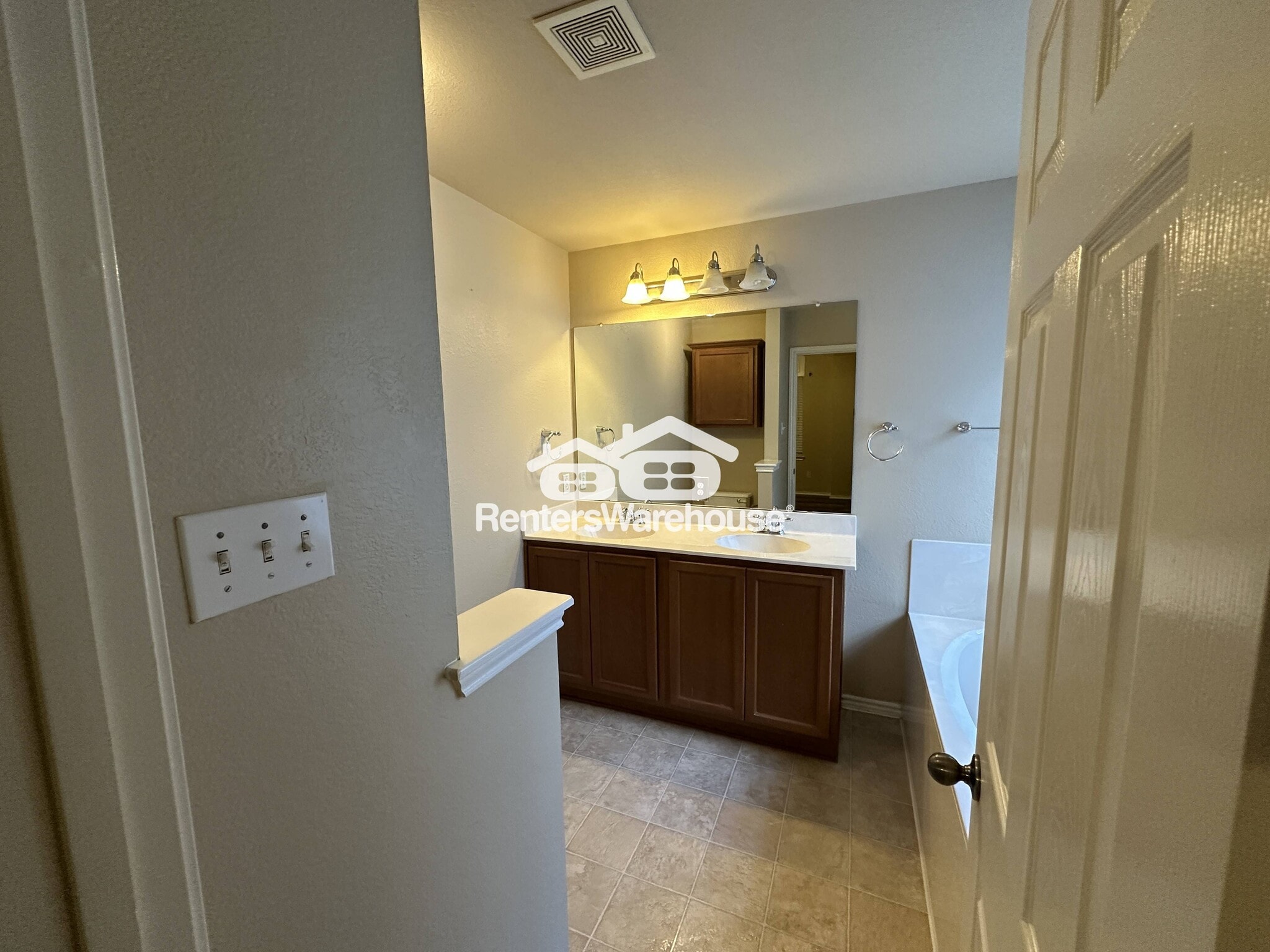 Building Photo - 10214 Maydelle Dr