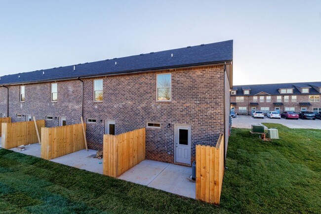 Building Photo - 1000 Henry Pl Blvd