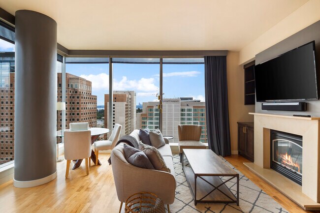 Floor to ceiling windows with auto-blinds - 10610 NE 9th Pl