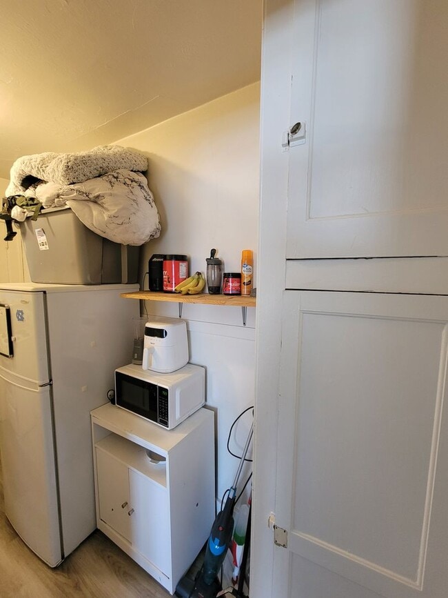 Building Photo - 2216 Merner Ave