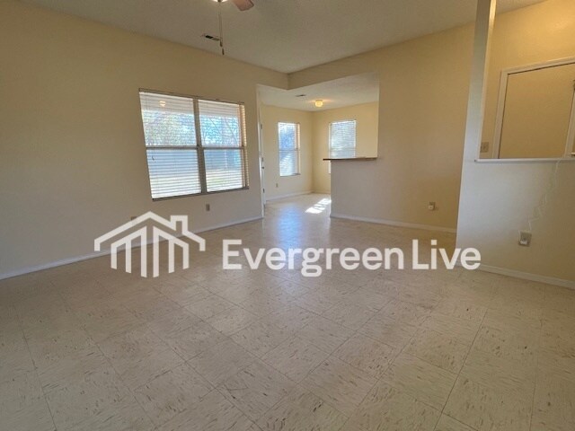 Building Photo - 121 Pembroke Ct