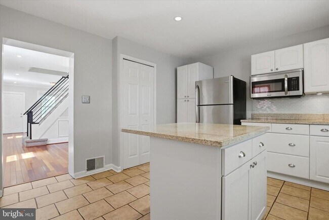 Building Photo - 54 Jefferson Ave