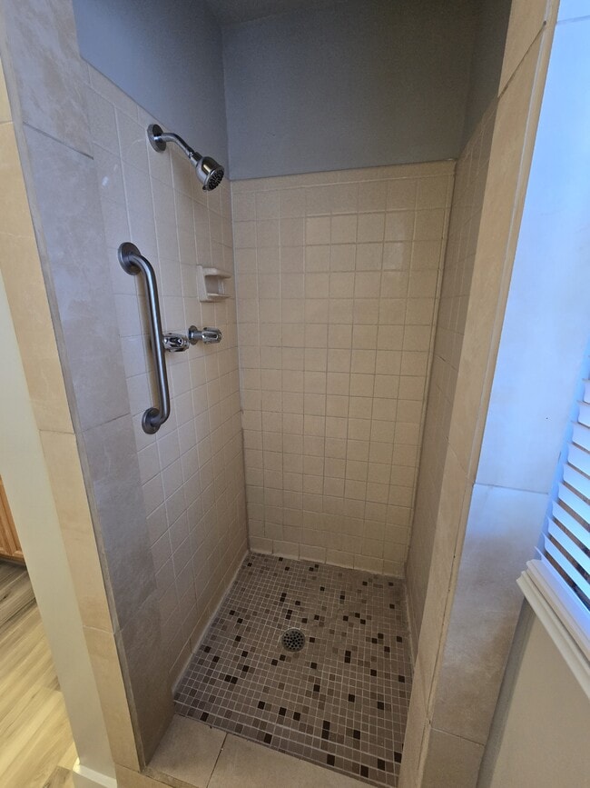 Building Photo - 526 Martinson N