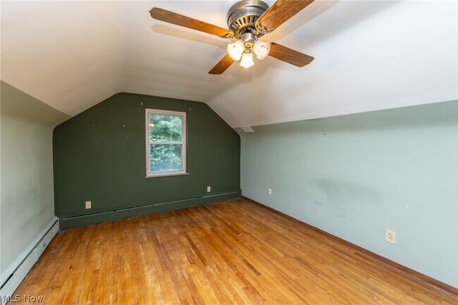 Building Photo - 9423 Highland Dr