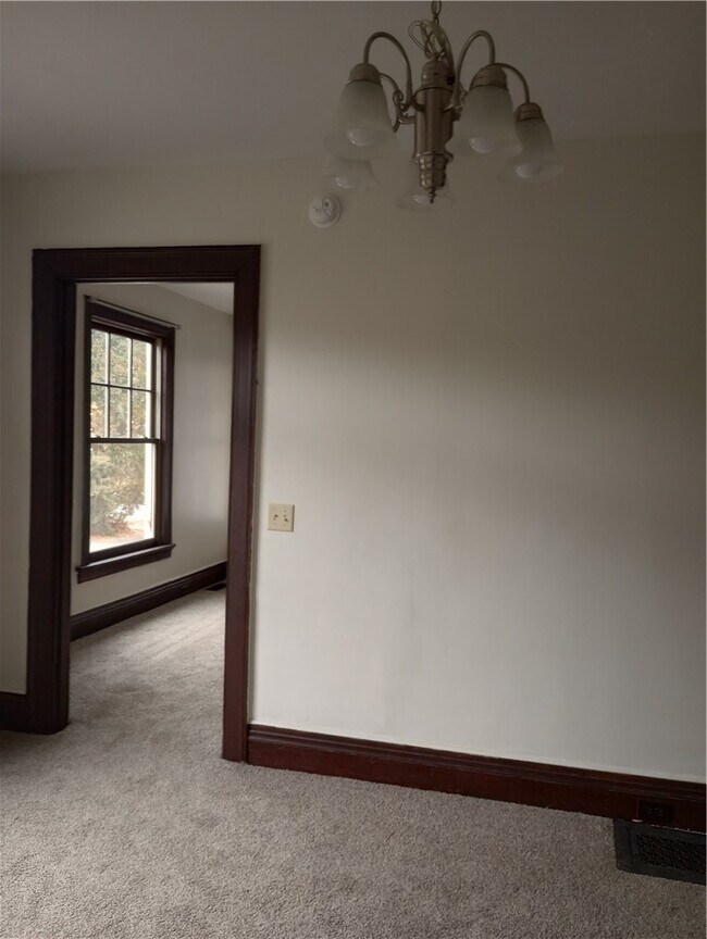 Building Photo - 362 W Gray St