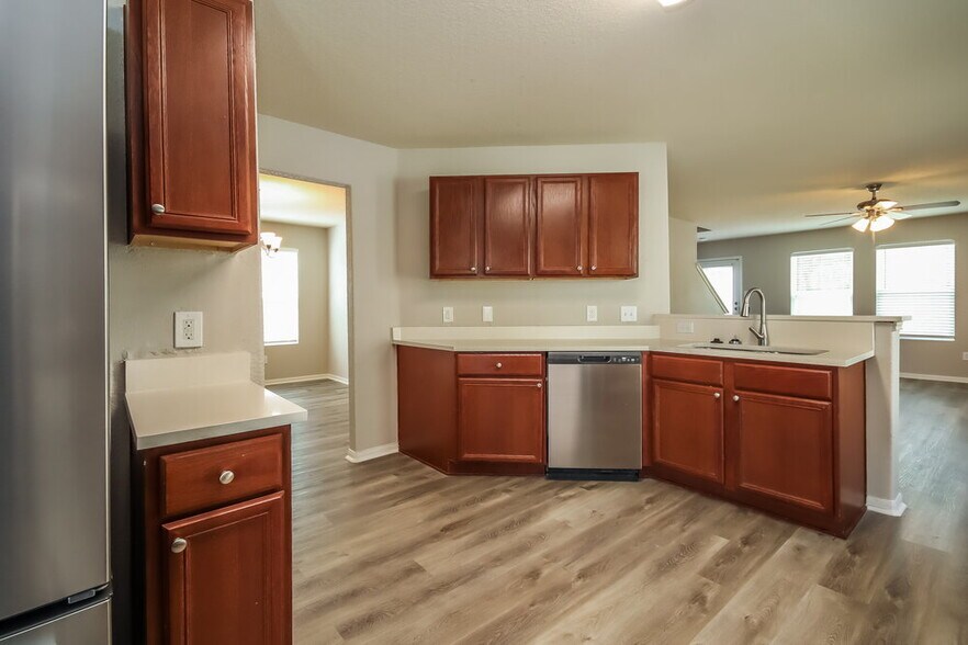 Building Photo - 16746 Warbler Dr