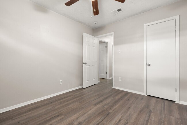 Building Photo - 2714 5th Ave N