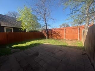 Building Photo - 2604 W 8th St