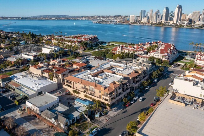 Building Photo - Luxurious Condominium | Rooftop Deck with Bay and Downtown Views