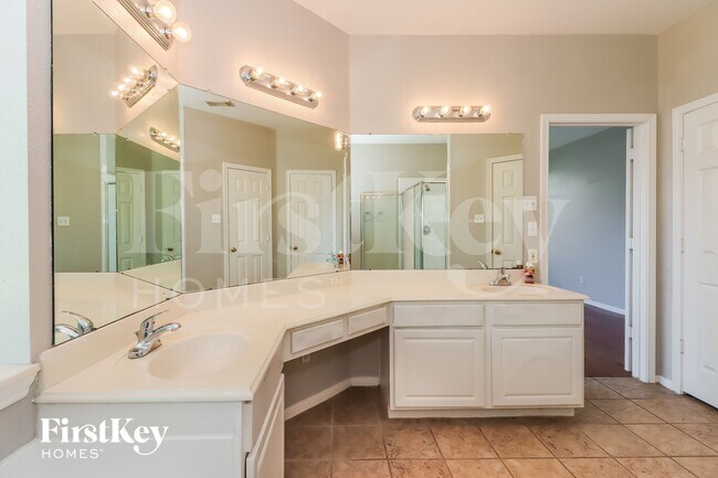 Building Photo - 12831 Pheasant Lake Ct