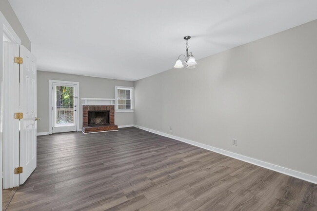 Building Photo - 5541 Kaplan Dr