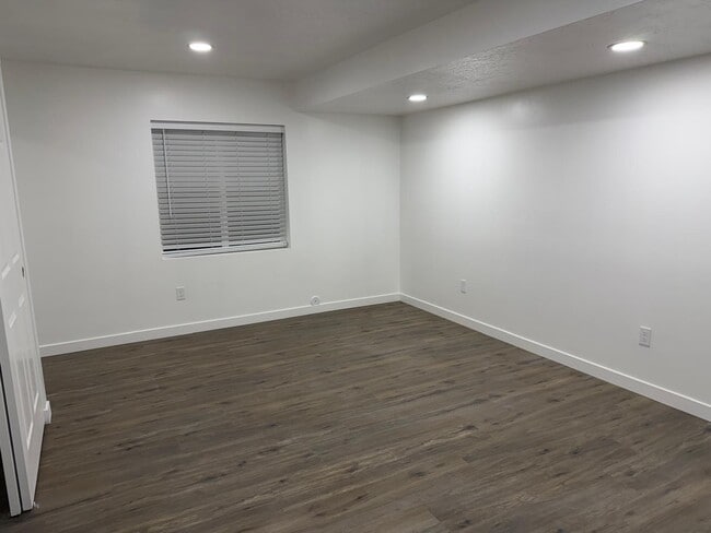 Building Photo - 2506 N Geranium Dr