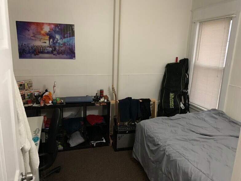 Building Photo - 741 Myrtle Ave