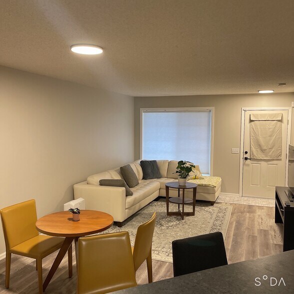 Building Photo - 8630 Quarry Ridge Ln