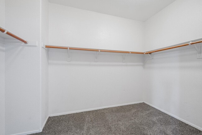 Building Photo - Nice Two Story Home with fenced yard and pet friendly owners.