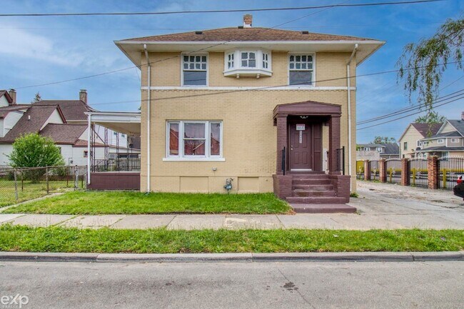 Building Photo - 5421 Toledo St